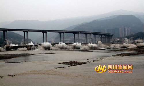 绵广高速二专线嘉陵江大桥爆破案例